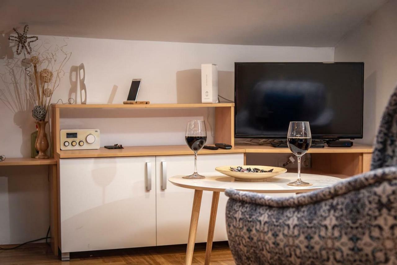 Piccolo Studio Belgrade,Crveni Krst Экстерьер фото